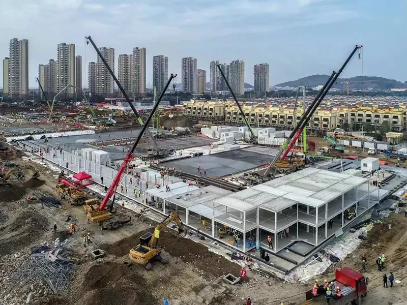 Bâtiment hospitalier à structure métallique modulaire