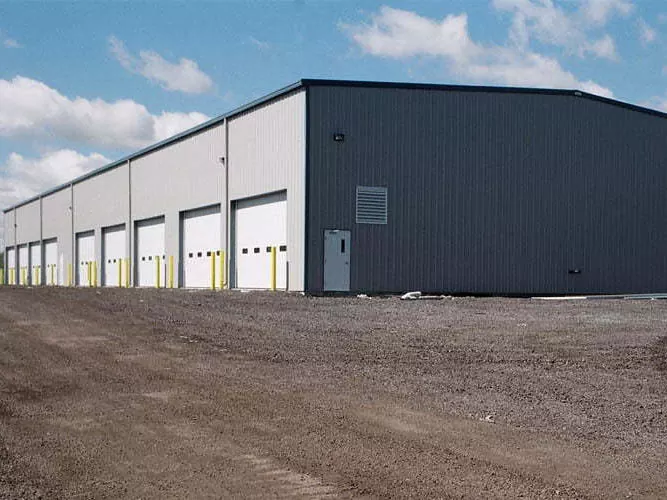 Quelles sont certaines des utilisations les plus populaires de l'acier préfabriqué dans des bâtiments pratiques et beaux?