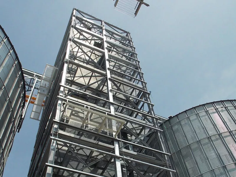 Quel est le rôle des tours de structure en acier dans les infrastructures modernes?