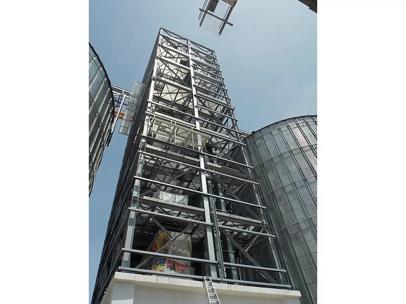 Bâtiment de la tour en acier
